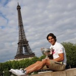 Rafael Nadal con il trofeo del Roland Garros 07