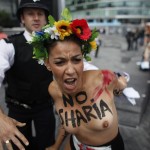 Femen Londra 01