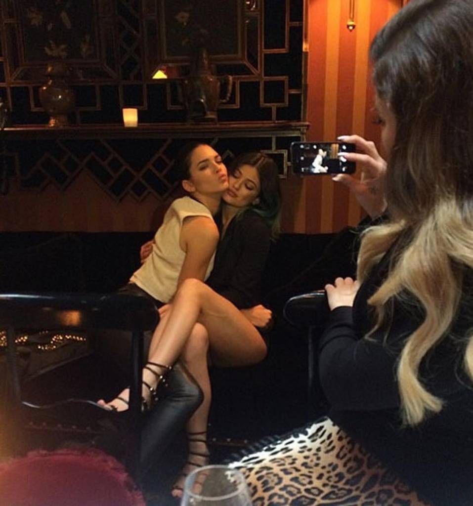 Kardashian Kanye West: matrimonio Instagram attesta delle foto ufficiali