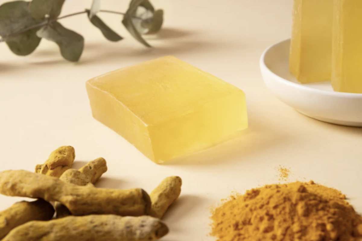 Sapone giallo L’attuale tendenza verso prodotti di pulizia naturali e l’attenzione crescente verso l’impatto ambientale e sulla salute delle persone