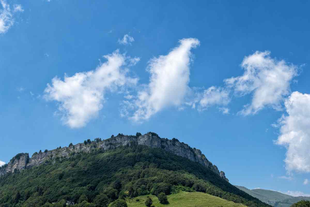 Una finestra sul paradiso, l'oasi sospesa tra le nuvole che nasconde storie medievali