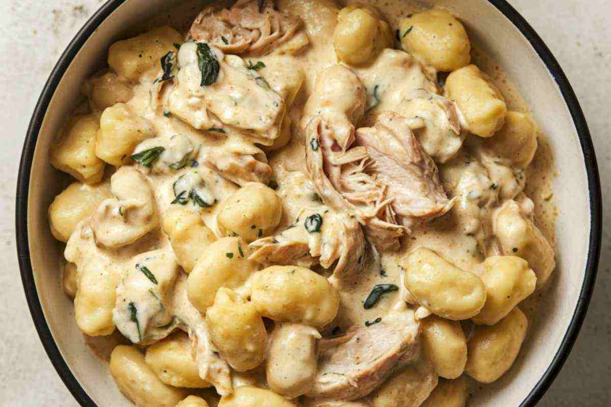 Gnocchi con pesto di noci e ricotta: li prepari in 15 minuti e con meno di 10 euro