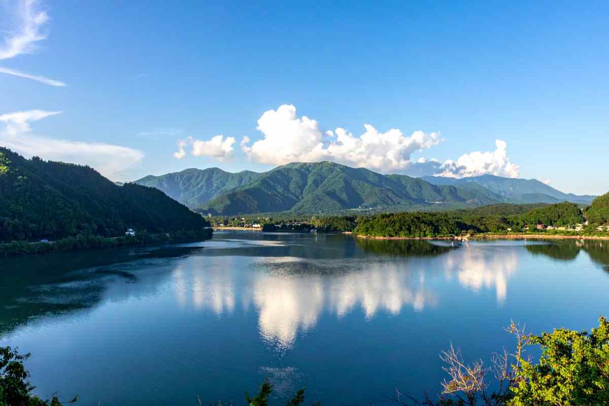 Acque di cristallo e foliage da fiaba, le 2 oasi segrete