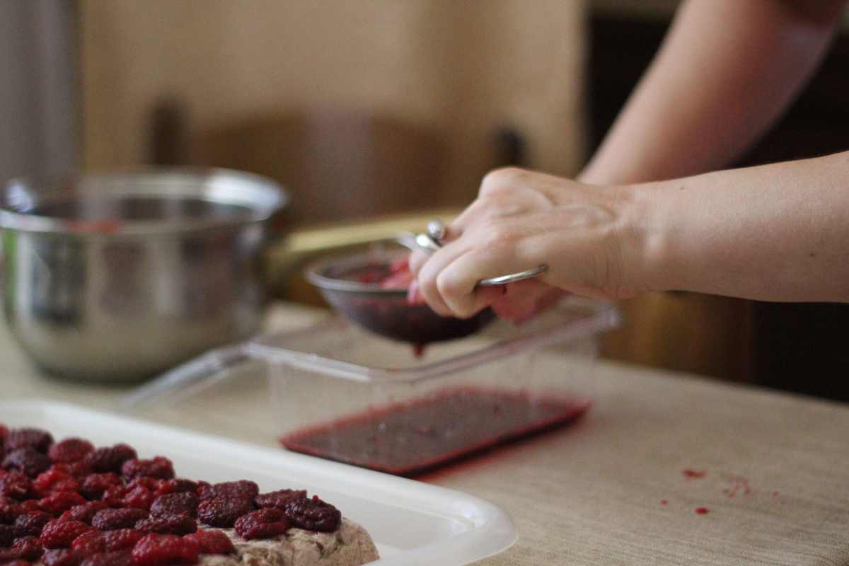 Solo 4 ingredienti per la torta più succulenta che tu abbia mai mangiat