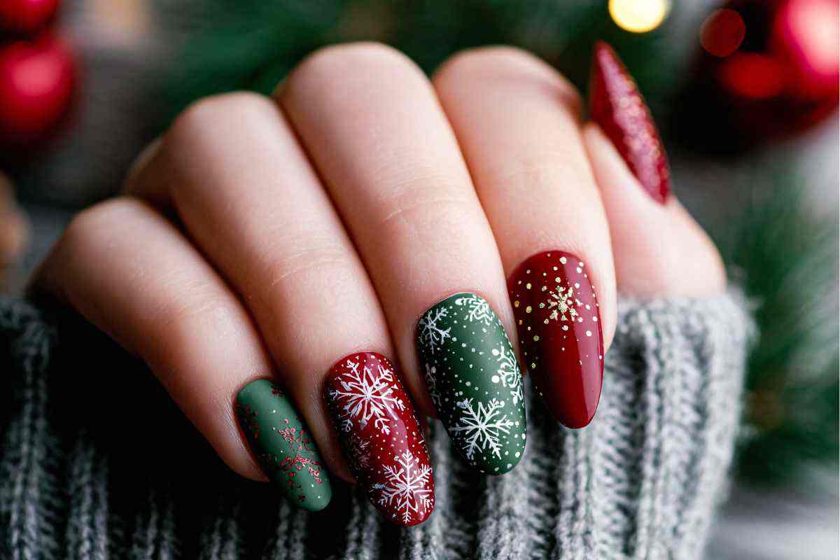 unghie natalizie Quest'anno a Natale fai impazzire tutti con queste unghie scintillanti