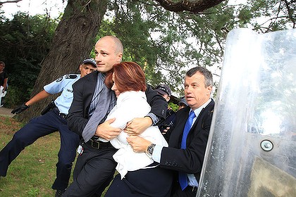 Australia day, Gillard costretta alla fuga4