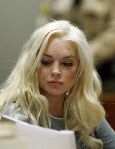 Linday Lohan in Tribunale 02