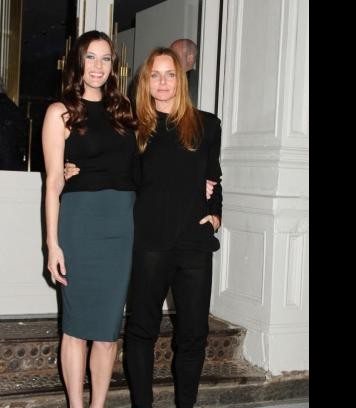 Liv Tyler e Stella McCartney 01