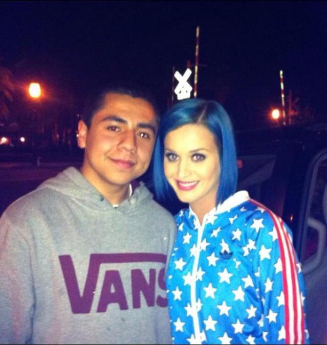 Katy Perry capelli blu 01