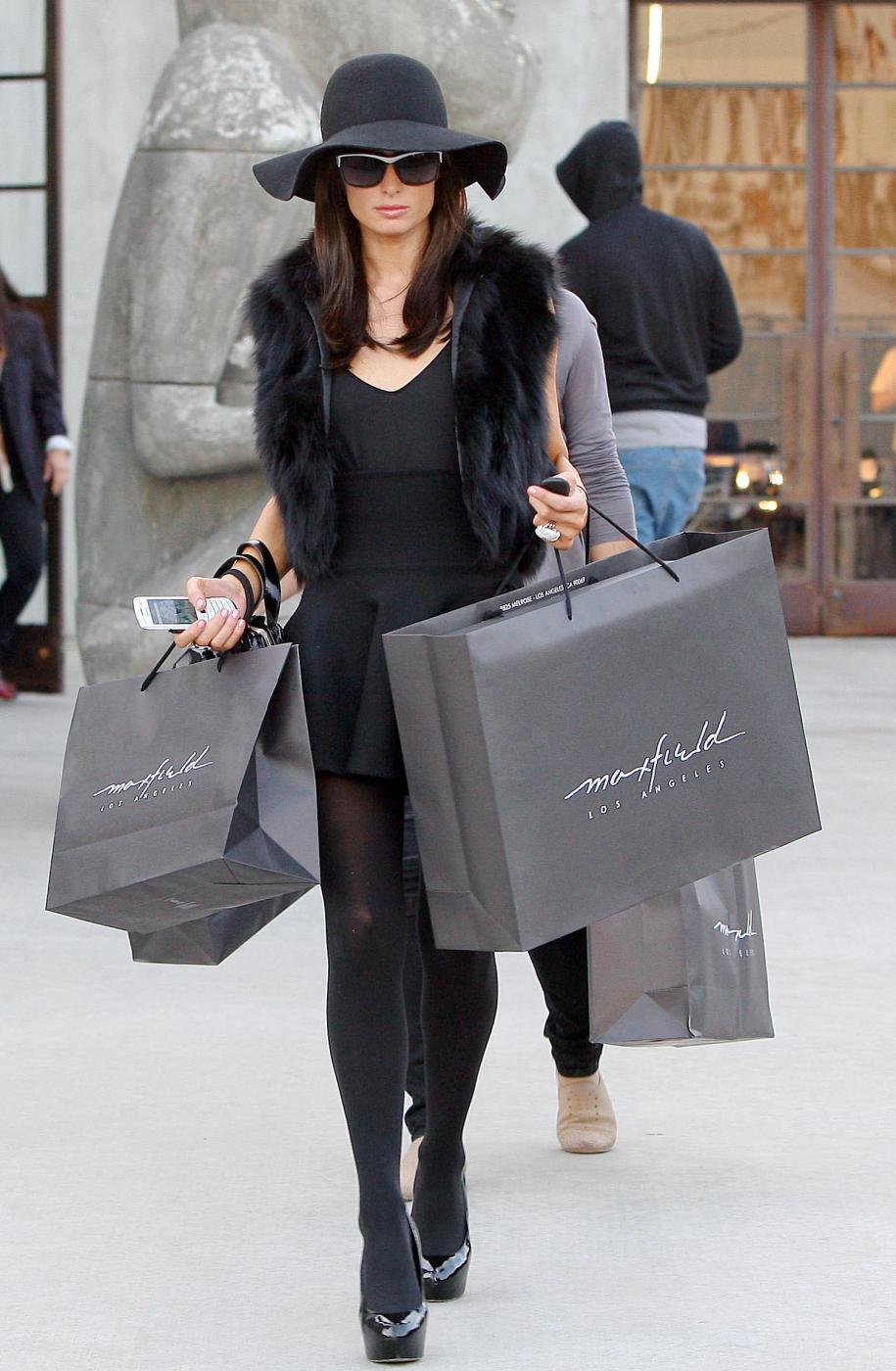 Paris Hilton mora fa shopping a Los Angeles04