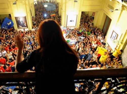 Cristina Fernández de Kirchner al suo primo giorno di governo 02