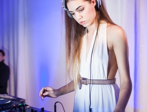 Amber Le Bon-DJ