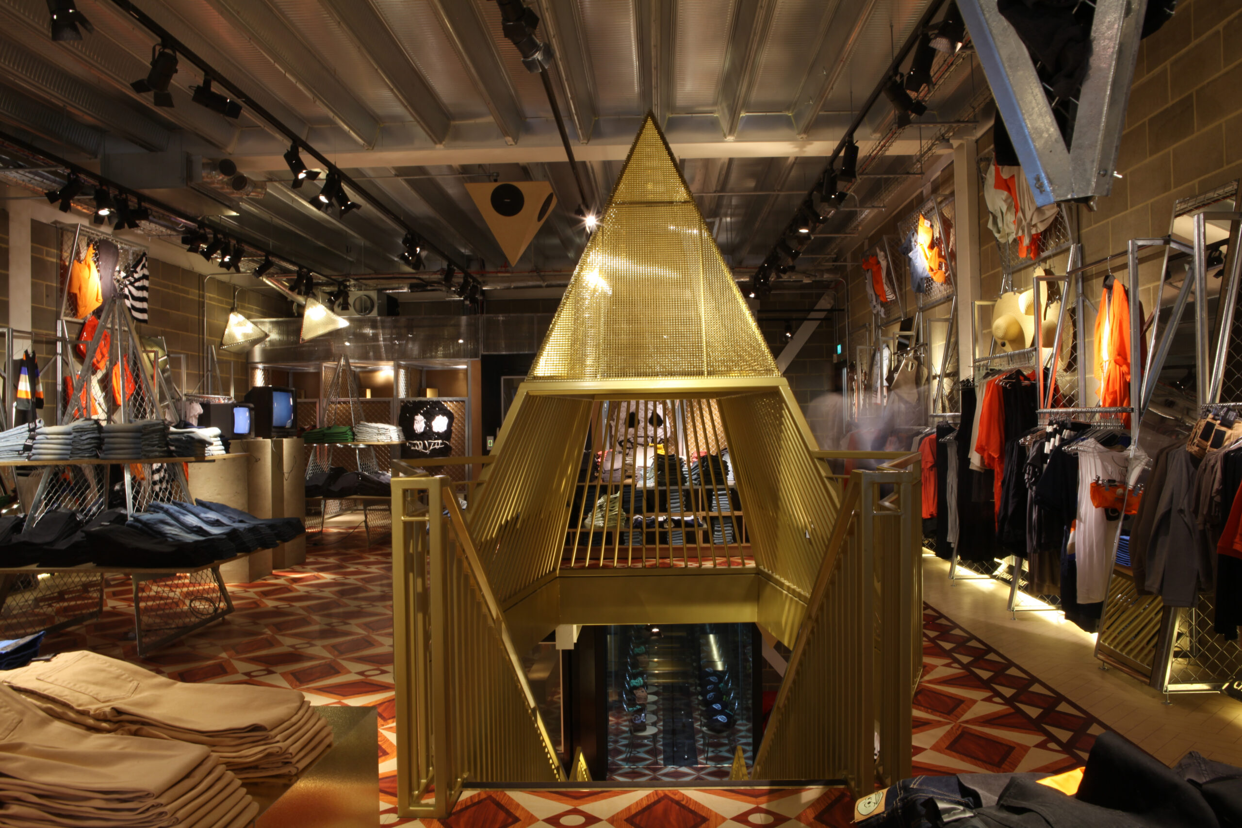 Store Cheap Monday a Londra 07