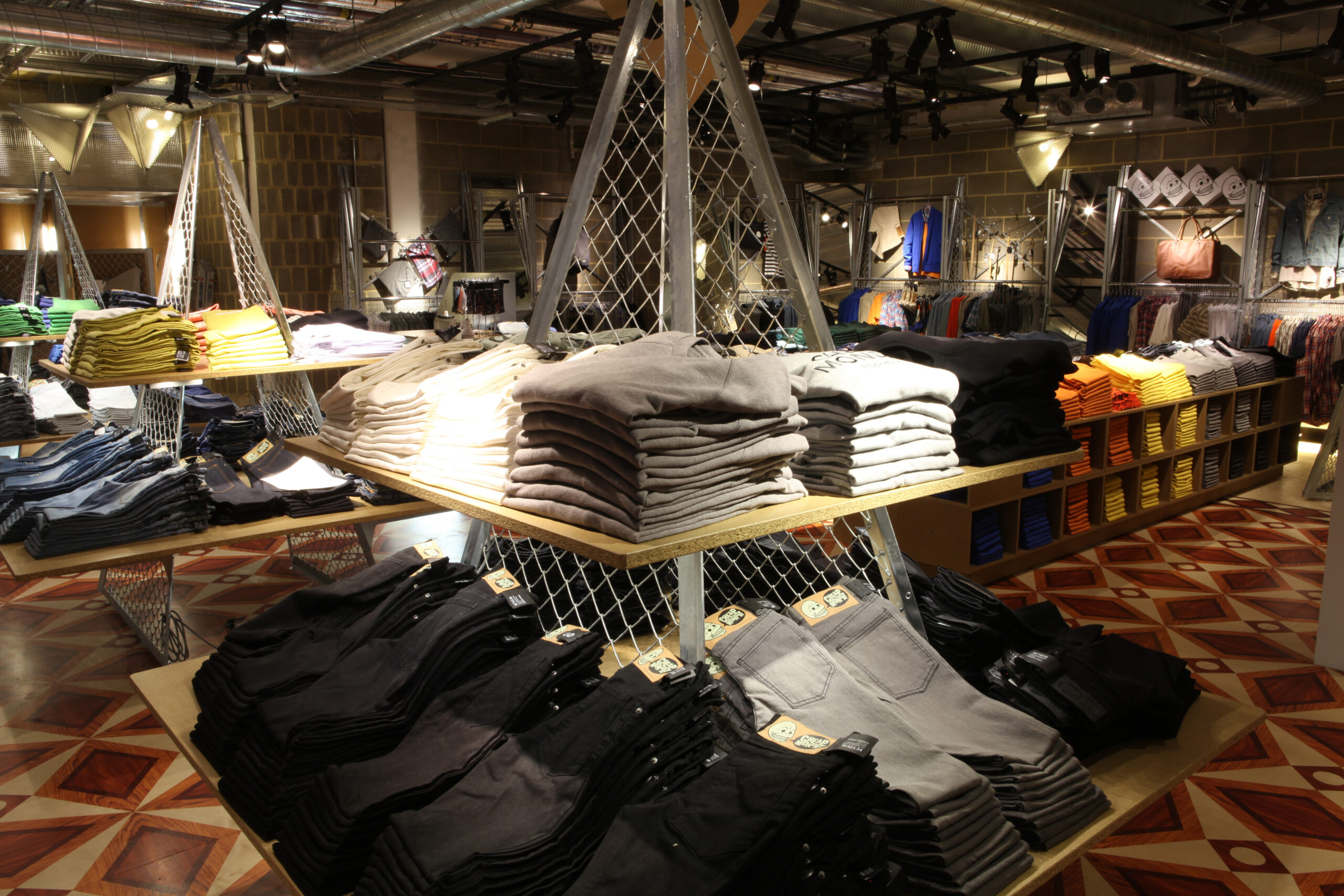 Store Cheap Monday a Londra 06