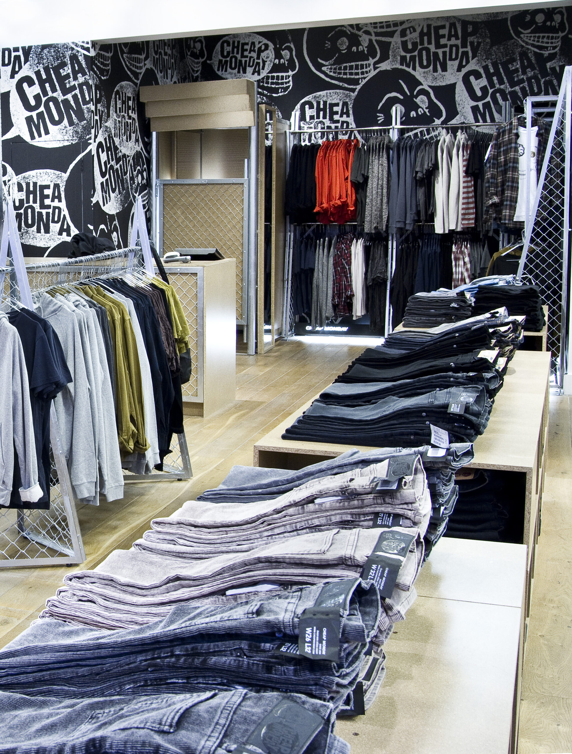 Store Cheap Monday a Londra 04