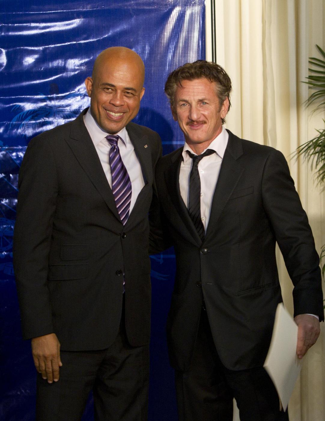 Sean Penn diventa ambasciatore di Haiti02