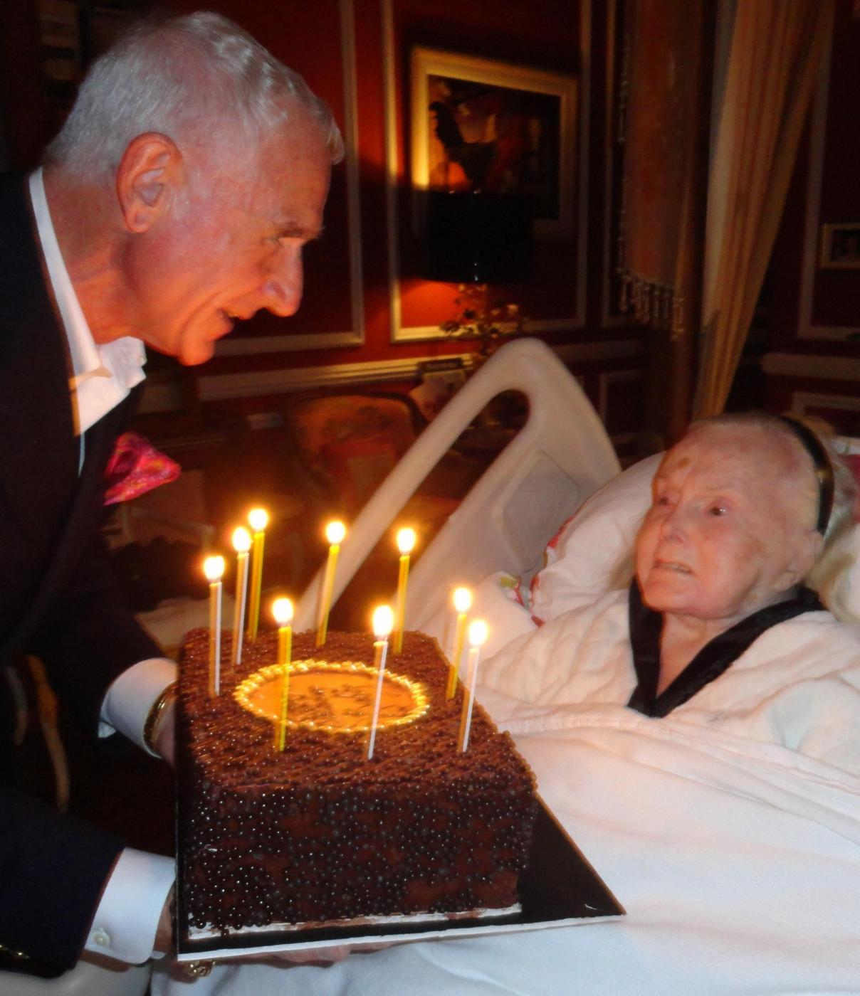 Zsa Zsa Gabor ha festeggiato i suoi 95 anni01