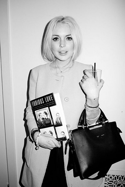 Lindsay Lohan posa per Cleavage da Terry Richardson 01