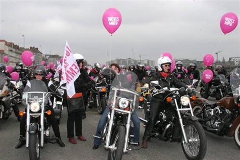 Donne motocicliste a Nantes01