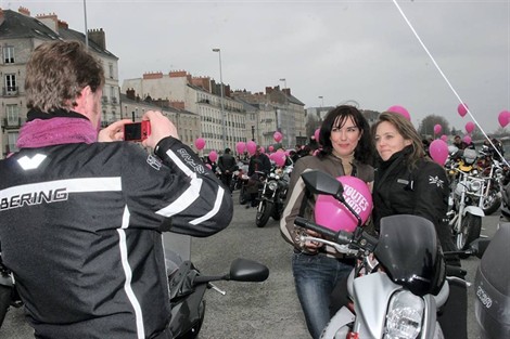 Donne motocicliste a Nantes02