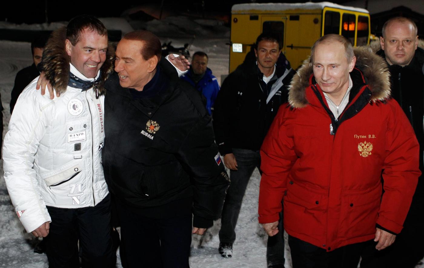 Russia, incontro in montagna tra Berlusconi, Putin e Medvedev015