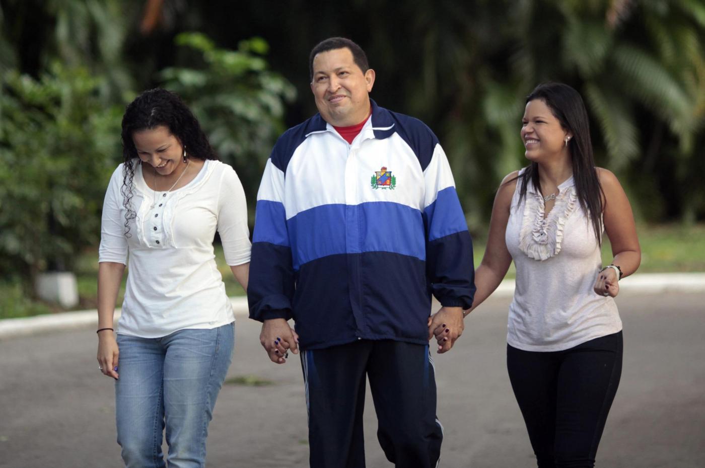 Chavez a Cuba con le figlie 02