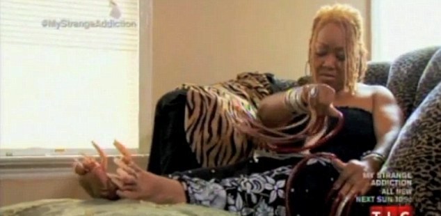 Le unghie lunghe di Ayanna05