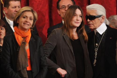 Carla Bruni con Karl Lagerfeld