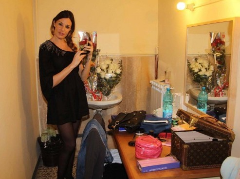 Alessia Fabiani debutta in teatro con lo spettacolo 'Fuori Sede'02