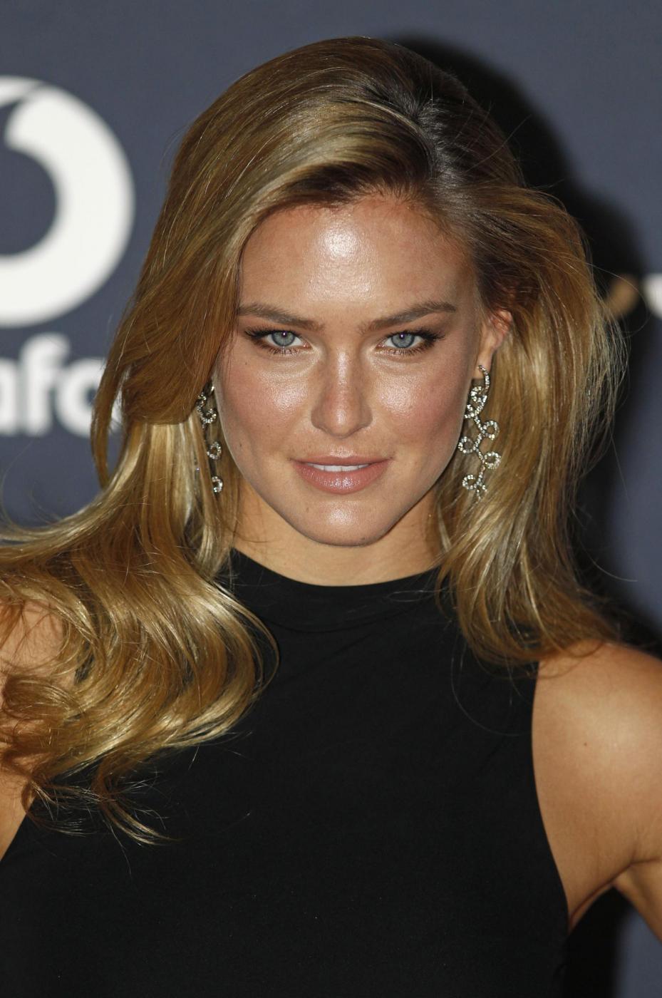 Bar Refaeli 01