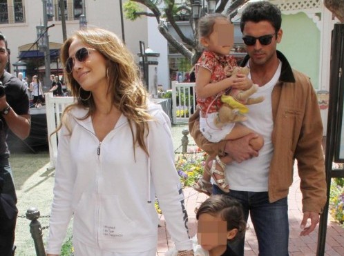 Jennifer Lopez e Casper Smart con i bimbi a passeggio03