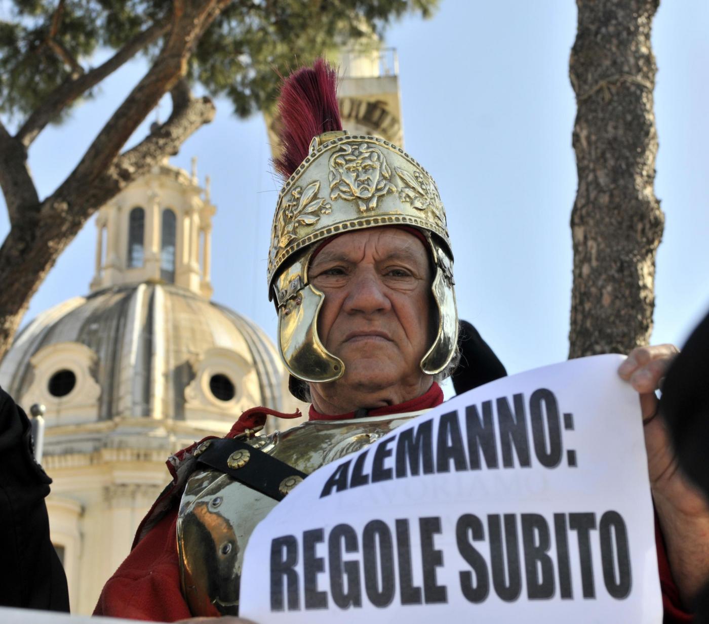 Protesta dei Centurioni vicino a piazza Venezia07