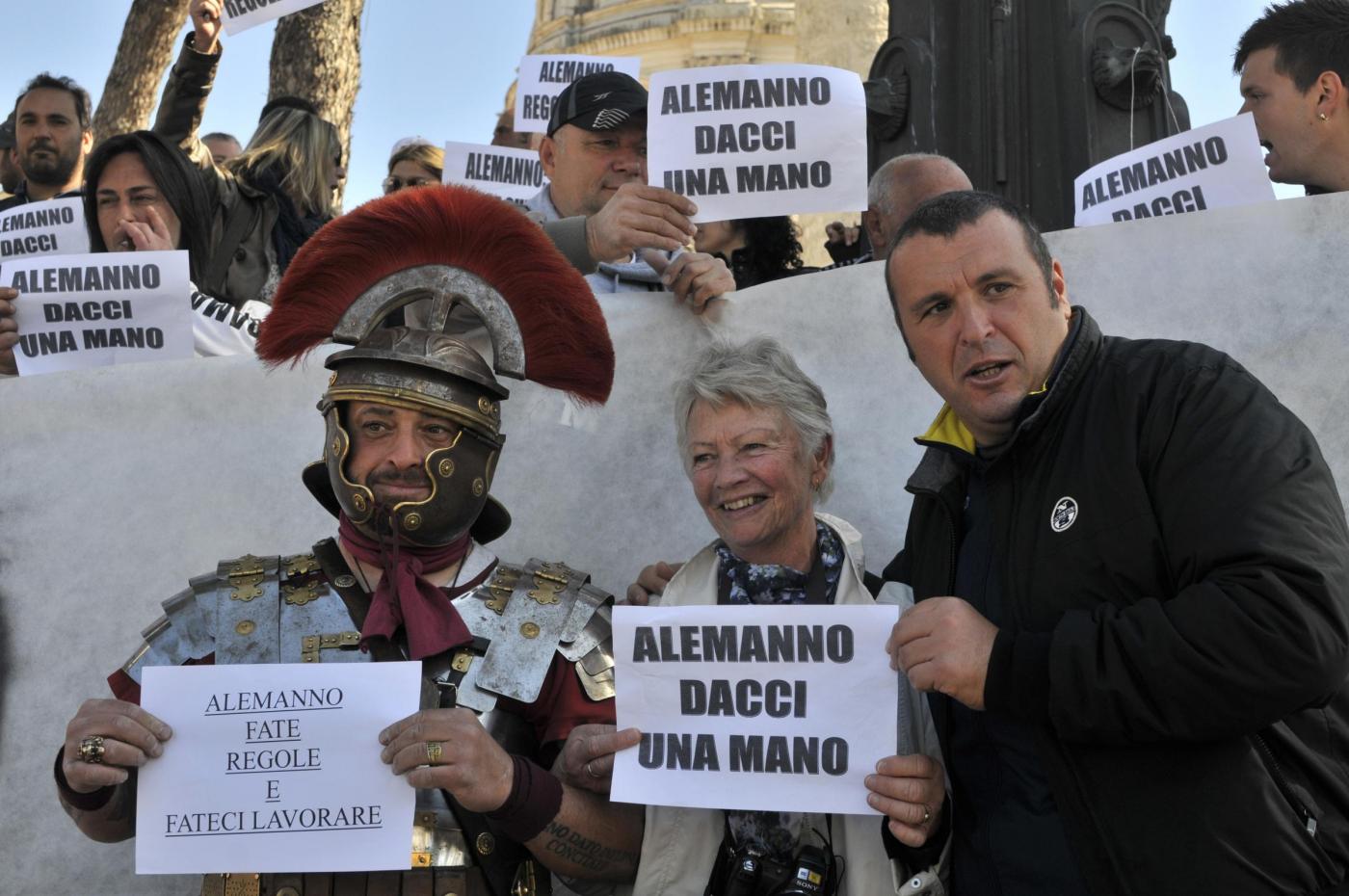 Protesta dei Centurioni vicino a piazza Venezia01
