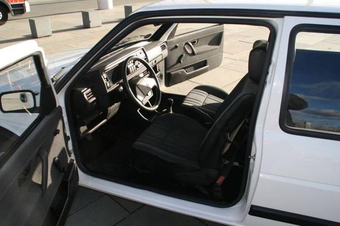 La Volkswagen Golf di Angela Merkel 04