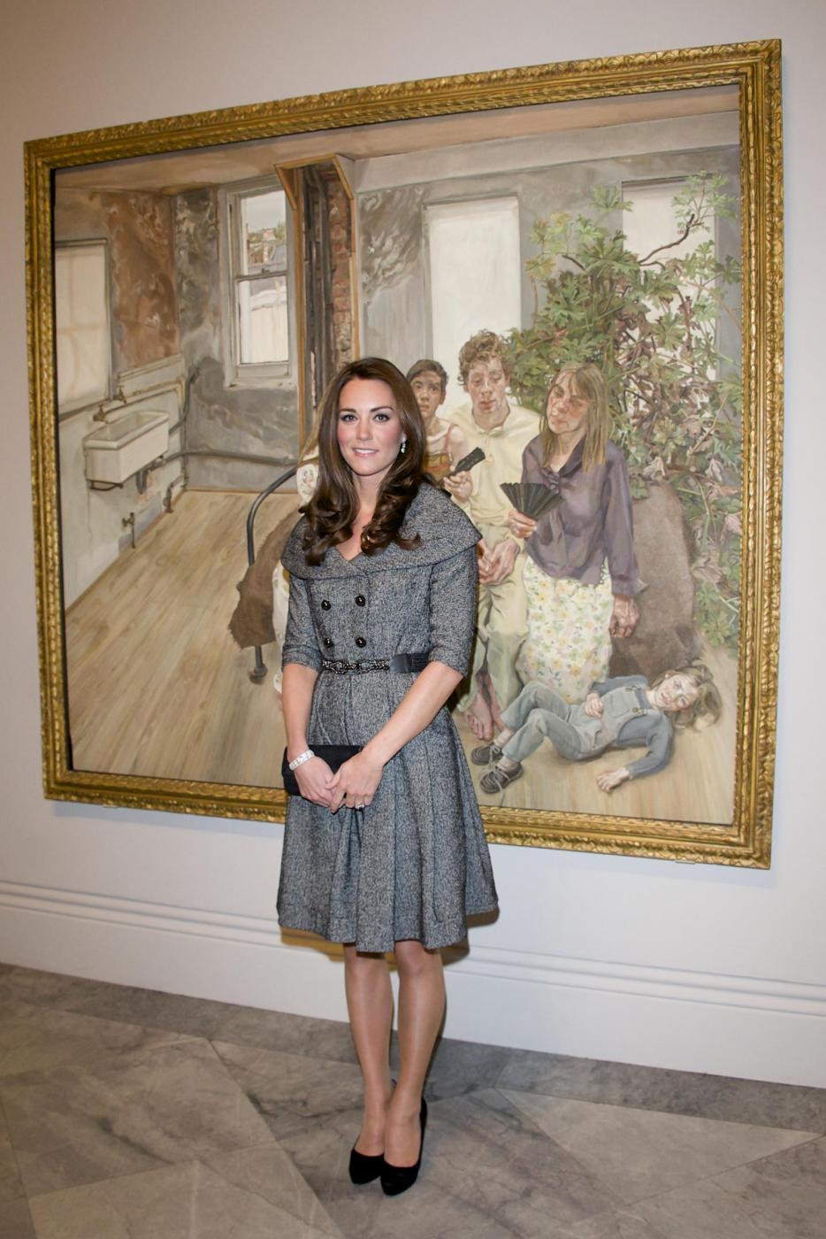 La Duchessa di Cambridge visita la mostra ritratti Lucian Freud01