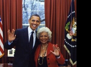 Obama saluta alla Star Trek 01