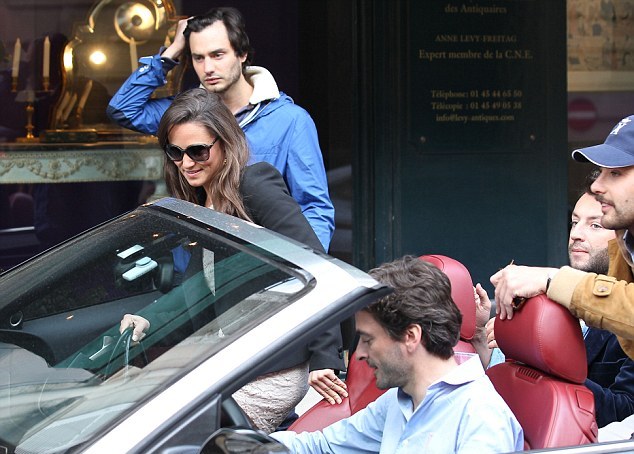 Pippa Middleton a Parigi 02