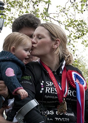 donna paralizzata completa la maratona di Londra grazie a 'tuta bionica'5