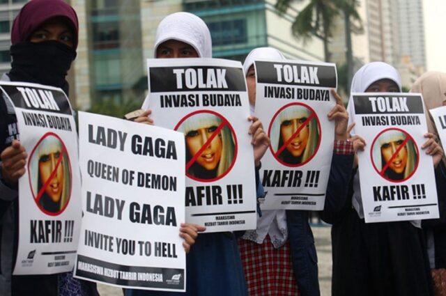 Indonesia: protesta contro Lady Gaga