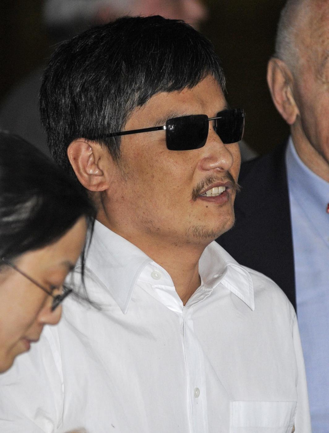 L'attivista cieco Chen Guangcheng arriva a New York04