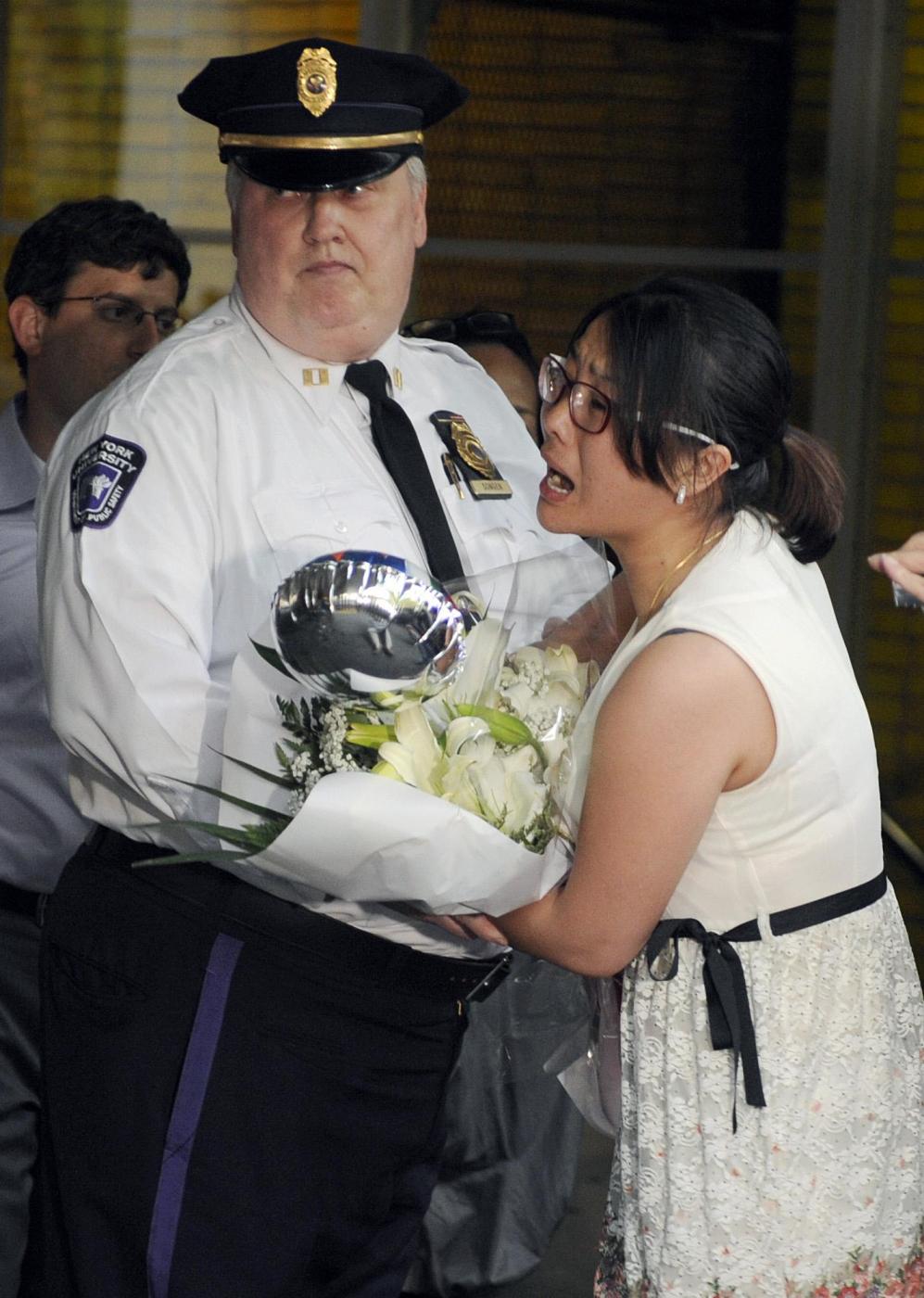L'attivista cieco Chen Guangcheng arriva a New York05