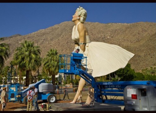 Statua a Marilyn Monroe a Palm Springs01