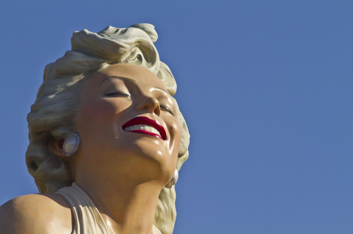 Statua a Marilyn Monroe a Palm Springs03