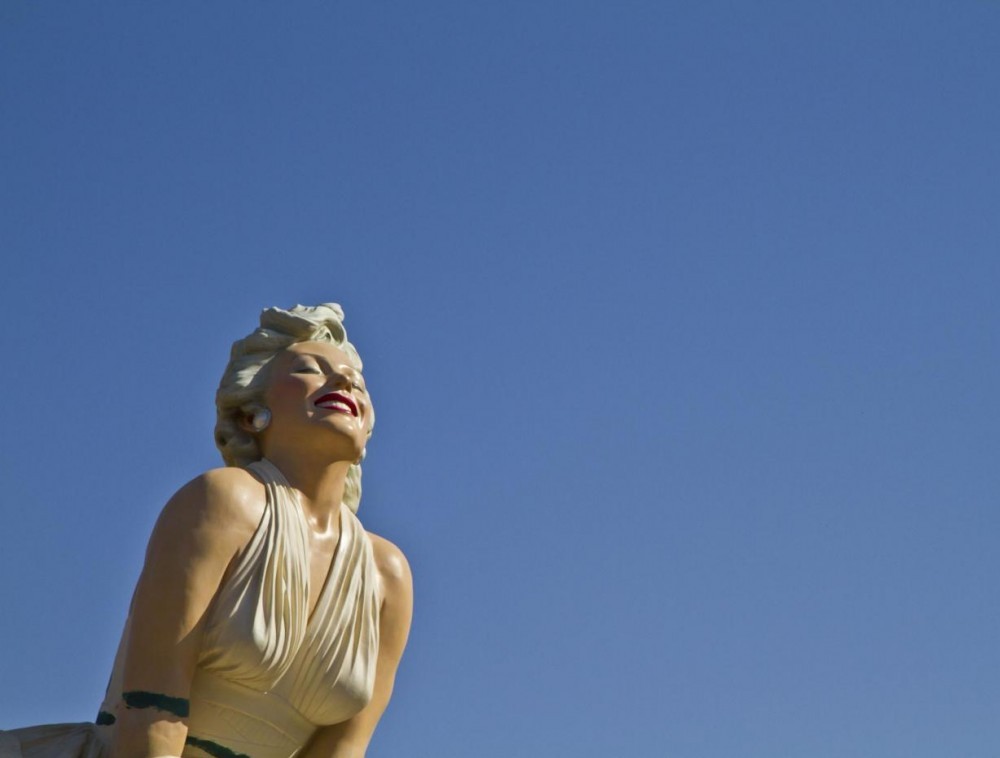 Statua a Marilyn Monroe a Palm Springs04