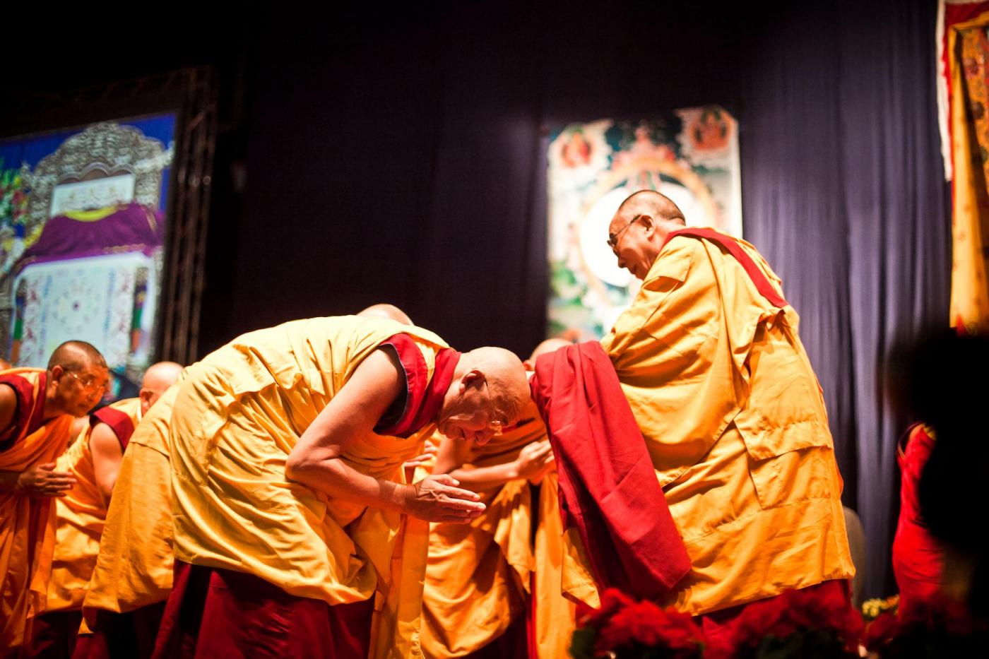 Dalai Lama in vista al Forum d'Assago01
