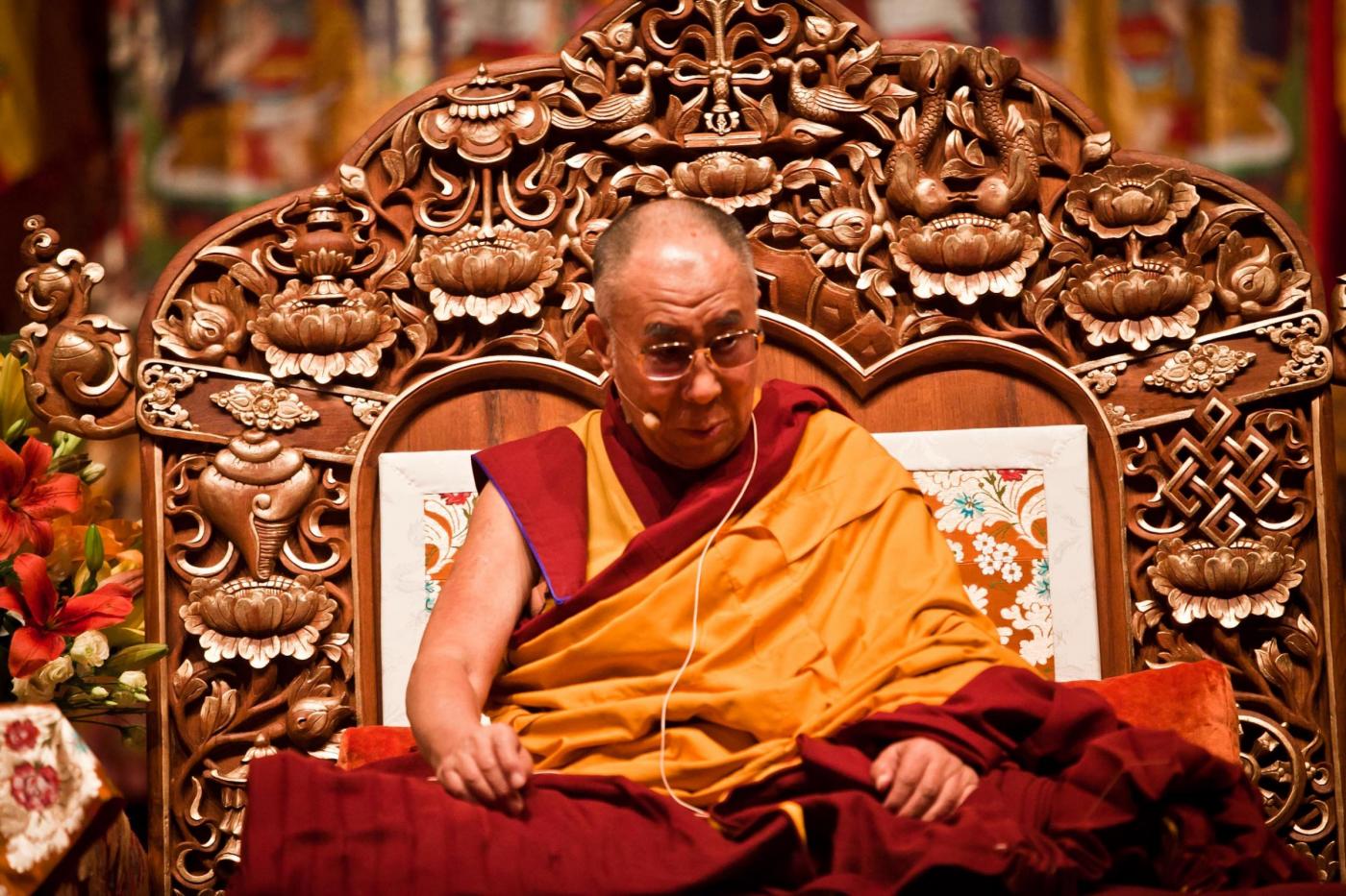 Dalai Lama in vista al Forum d'Assago02