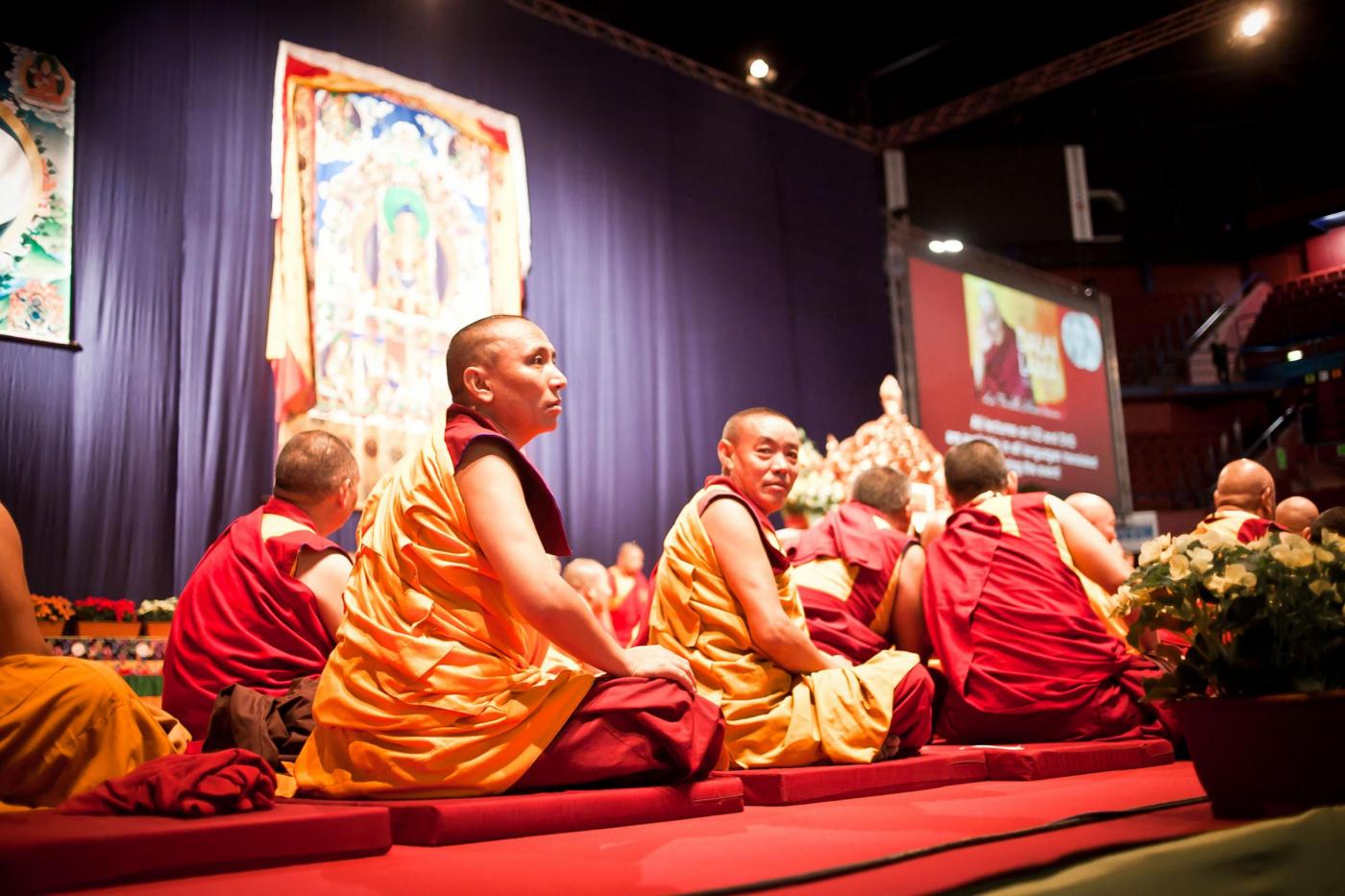 Dalai Lama in vista al Forum d'Assago04
