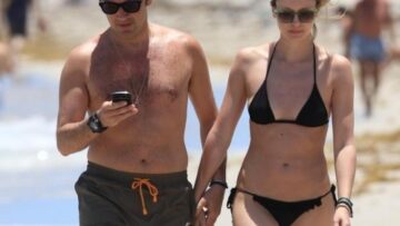 Elena Barolo con il fidanzato in spiaggia a Miami 08