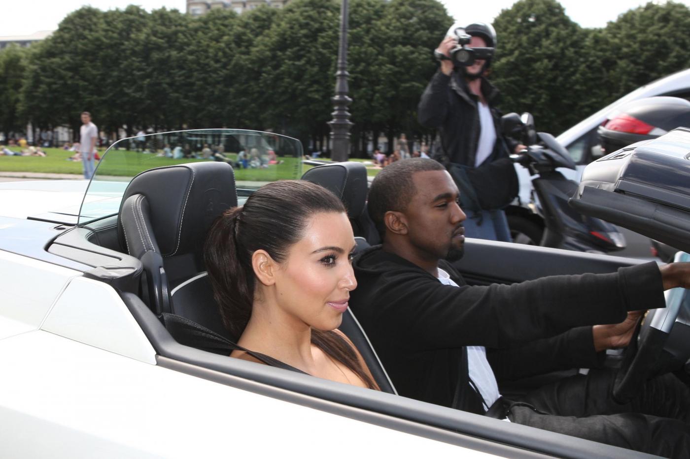 Kim Kardashian e Kanye West in Lamborguin06
