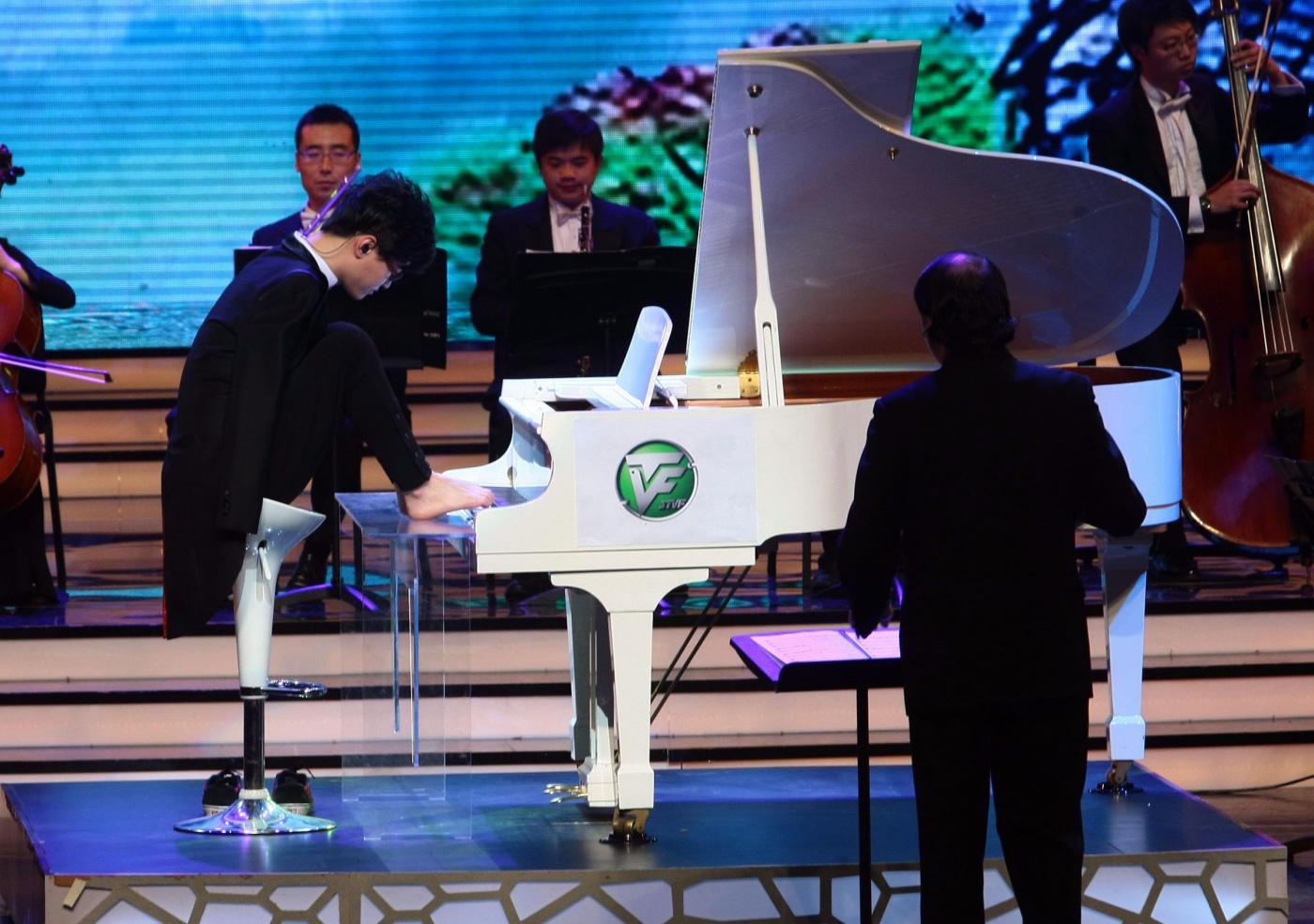 Pianista senza braccia al 18 Festival di Shanghai07